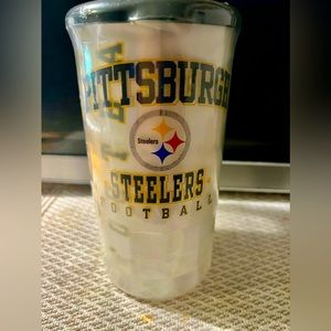 NWT Pittsburgh Steelers T-shirt in a Mug. White Size Large.